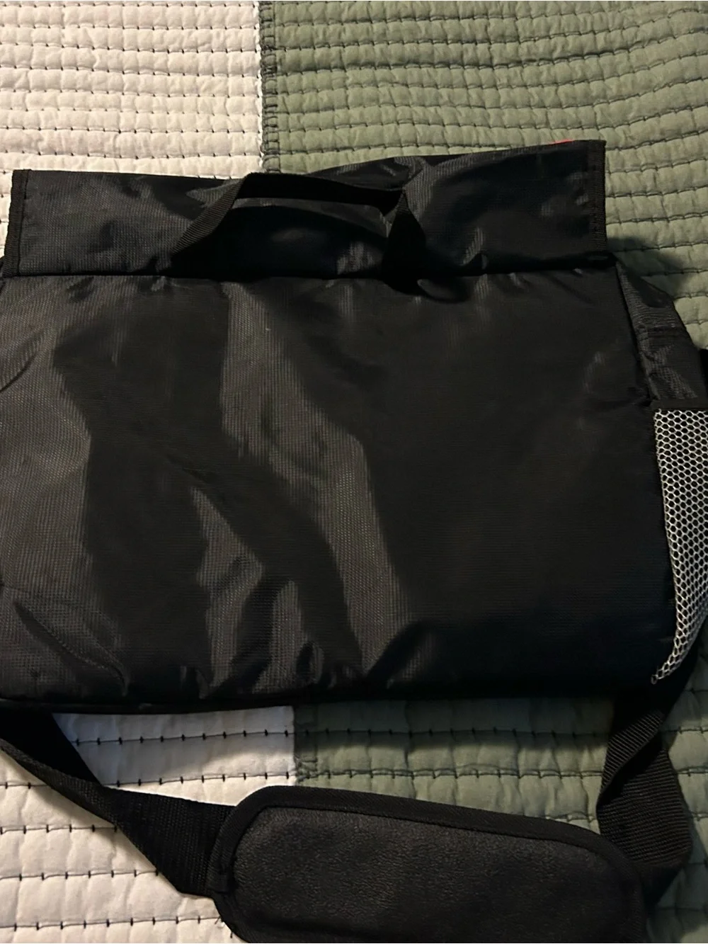 Laptop / computer, protecting black and red nylon messenger bag.